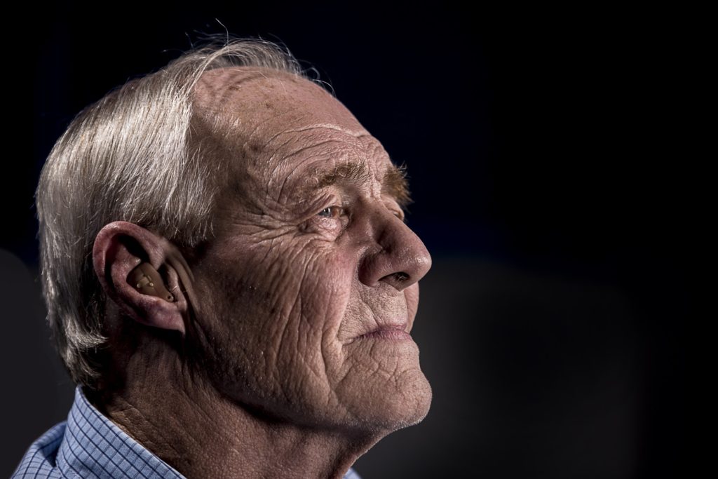 Depression in the Elderly: learn 9 ways to help seniors manage depression