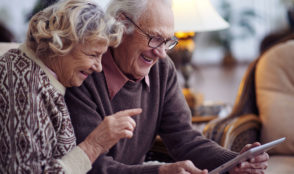 Tips to help seniors safely use Social Media